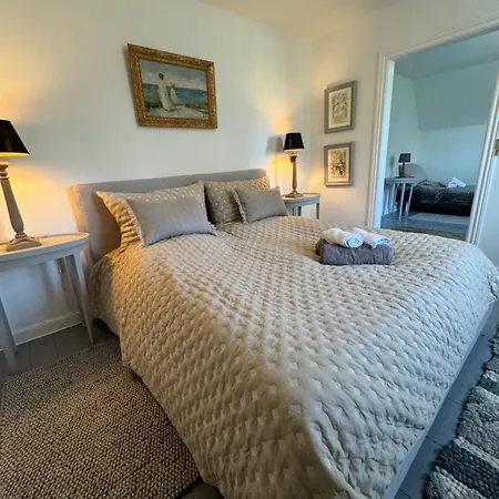 Jungshovedgaard Bed & Breakfast *