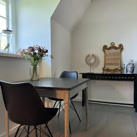 Jungshovedgaard Bed & Breakfast
